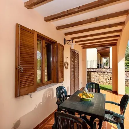 Lägenhetshotell 4 Beds, Ground Floor With Private Outdoor Area, In With Swimming-pool