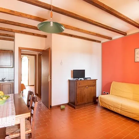 4 Beds, Ground Floor With Private Outdoor Area, In With Swimming-pool Lägenhetshotell